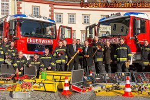 Indienststellung zweier neuer Hilfeleistungslöschfahrzeuge