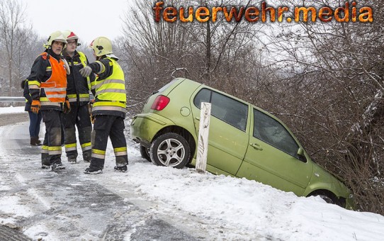 Unfall auf schneeglatter Fahrbahn der S5