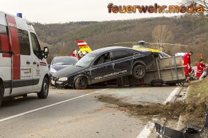 Anhänger kommt ins Schleudern und prallt in den Gegenverkehr (+Video)