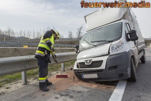 Bergung eines Klein-Lkw auf der B37a (+Video)