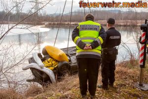 Pkw samt Leiche aus Teich bei Hollenburg geborgen