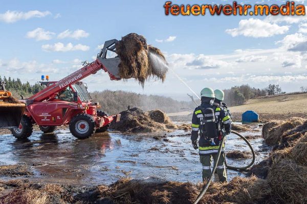 Einsatz nach Großbrand in Dürnstein geht weiter