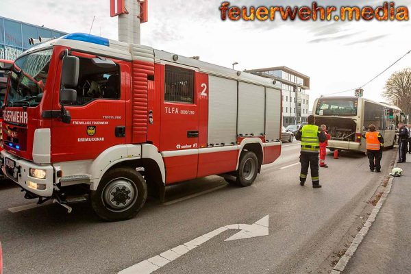 Fahrzeuglenker löscht Entstehungsbrand an seinem Autobus