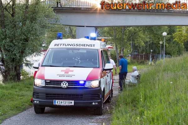 Eine verletzte Person bei Unfall mit einer Motorzille bei der Hafeneinfahrt