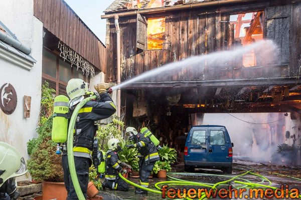 Mehrere Häuser bei Großbrand in Krems zerstört