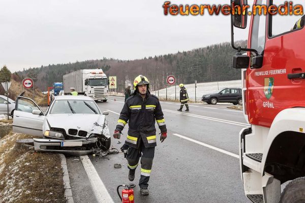 Unfall mit zwei Fahrzeugen auf der B37 im Gföhleramt