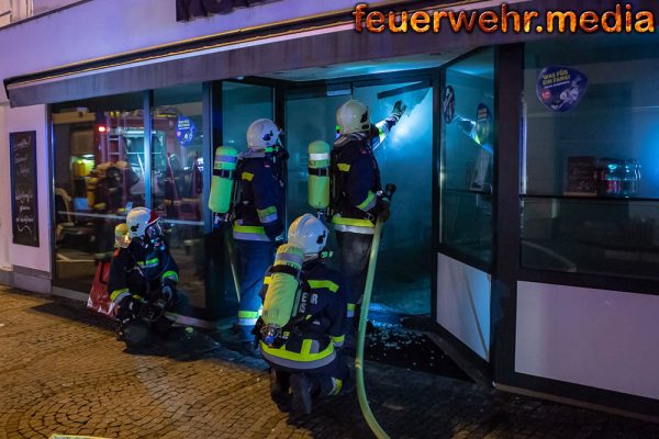 Brandeinsatz in der Kremser Altstadt – Geschäftslokal komplett verraucht