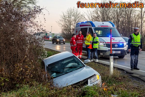 Bezirksübergreifender Einsatz bei Unfall auf der L100