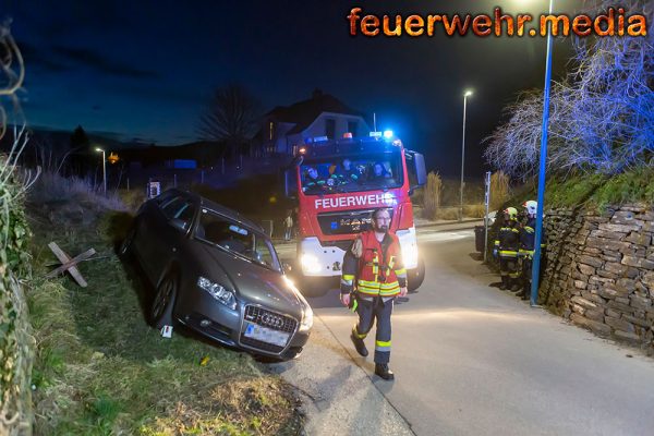 Defektes Fahrzeug rollt die Rehberger Kellergasse hinunter