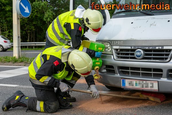 Pkw kollidiert mit einem Wohnmobil