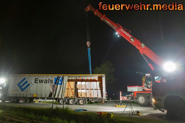 Lkw-Bergung in Heinreichs – Kraneinsatz