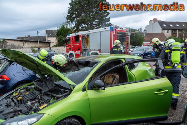 Fahrzeugbrand am Krankenhausparkplatz