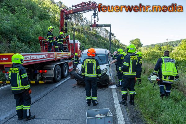 Großaufgebot an Einsatzkräften nach Unfall auf der B34