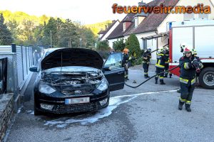 Ersthelfer löschen Fahrzeugbrand in Rehberg
