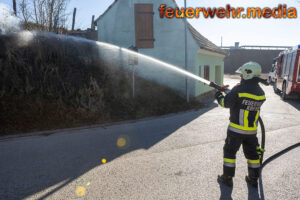 Weinkeller durch Flurbrand bedroht