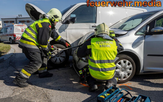 Unfall mit zwei Fahrzeugen auf der Gneixendofer Limbergstraße