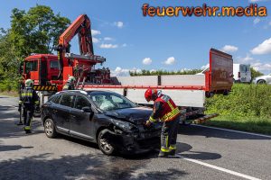 Auffahrunfall auf der B218 – Pkw schwer beschädigt