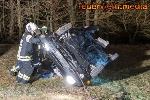 Ein Verletzter nach Fahrzeugüberschlag auf der L109