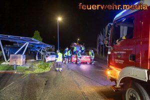 Photovoltaikanlage bei Verkehrsunfall schwer beschädigt