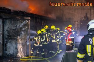 Großbrand im Ortszentrum von Oberplank