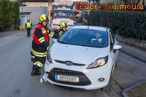 Durch tiefstehende Sonne geblendet – Unfall im Kreuzungsbereich