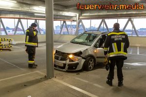 Verkehrsunfall im Parkdeck des Kremser Bahnhofes