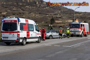 Verlassenes Fahrzeug nach Unfall auf der B35