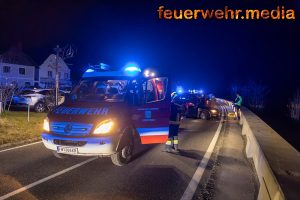 Fahrzeuglenker bei Unfall auf der B3 schwer verletzt