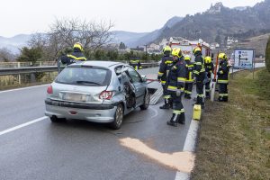 Straßenglätte auf der B3 – Pkw prallt gegen die Leitschiene