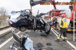 Ein Todesopfer und drei Verletzte bei Unfall auf der B218 in Langenlois