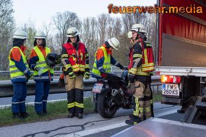 Eine Verletzte bei Motorradunfall auf der B37a