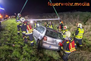 Pkw kommt von der S5 ab und kollidiert mit dem Wildzaun