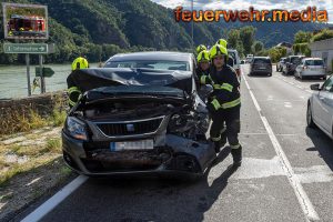 Verkehrsunfall in Unterloiben: Feuerwehr Dürnstein im Einsatz