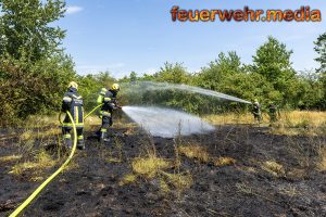 Vegetationsbrand in Mauterner Kaserne – Bundesheer leistet Vorarbeit