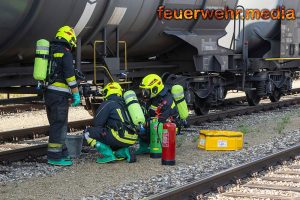 Feuerwehr stoppt geringfügigen Austritt von Methanol