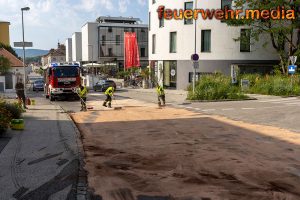 Größerer Dieselaustritt nach technischen Defekt an einem Reisebus