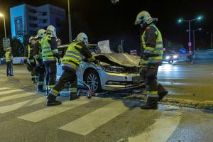 Unfall mit zwei Pkw auf der McDonald Kreuzung