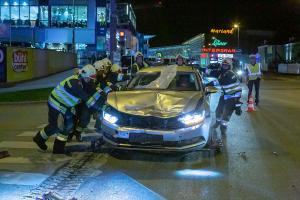 Zweifache Fahrzeugbergung nach Verkehrsunfall in der Wiener Straße