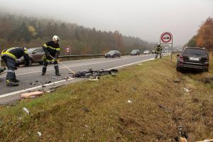 Frontalzusammenstoß zweier Pkw auf der B37