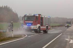 Frontalzusammenstoß zweier Pkw auf der B37