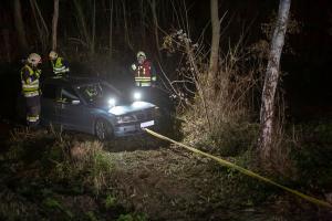 Fahrzeugbergung mittels Seilwinde auf der B37a