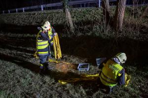 Fahrzeugbergung mittels Seilwinde auf der B37a