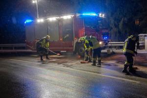 Sportwagen prallt auf der L73 in Rehberg gegen eine Felswand