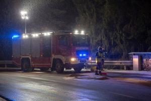 Sportwagen prallt auf der L73 in Rehberg gegen eine Felswand