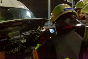 Technischer Defekt an einem Transporter führt zu Feuerwehreinsatz