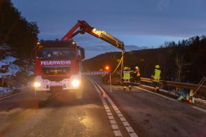 Vier Fahrzeuge bei einem Unfall auf der B37 beteiligt