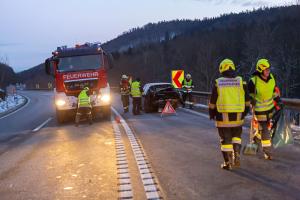 Vier Fahrzeuge bei einem Unfall auf der B37 beteiligt