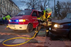 Drei Verletzte nach Unfall mit zwei Fahrzeugen auf der Ringstraße