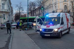 Drei Verletzte nach Unfall mit zwei Fahrzeugen auf der Ringstraße