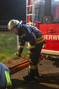 Einsetzender Regen führt zu Fahrzeugüberschlag auf der Rampe zur B37a